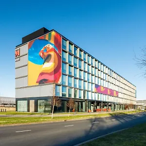 citizenm-hotel-amsterdam-airport.ihotelsrotterdam.com/